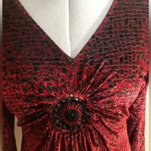 Roz & Ali red and black 3/4 length sleeve beaded top.